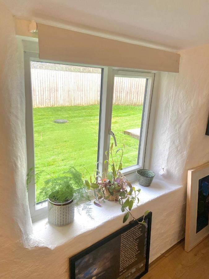 Idyllic Cornish Cottage, Superking bed, private garden dogs welcome Truro Buitenkant foto