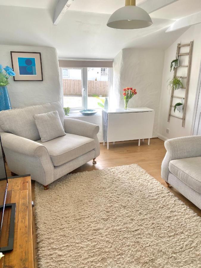 Idyllic Cornish Cottage, Superking bed, private garden dogs welcome Truro Buitenkant foto